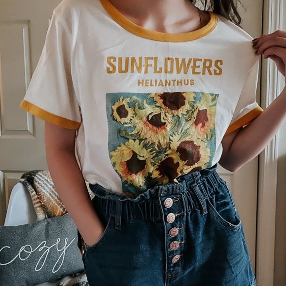 messy bun just chillin Tops - NWOT Sunflowers Art Painting Graphic Tee